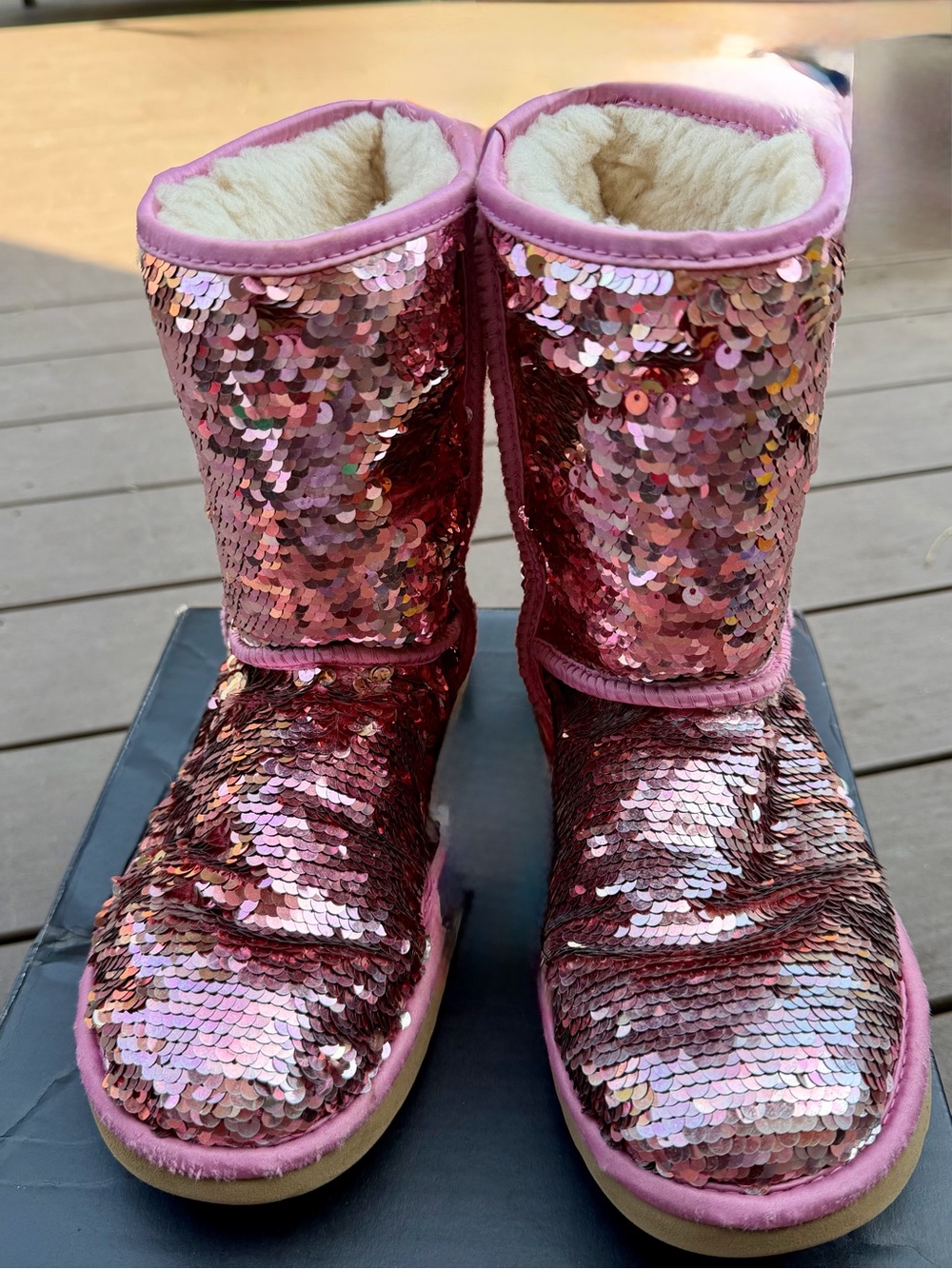 UGG Classic Short Pink Sequin Sparkle Boots Women’s Size 8 Y2K